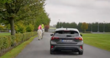 Pass Wide and Slow When Meeting Horse Riders and other Vulnerable Road Users
