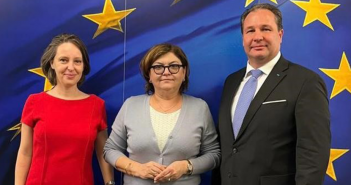 IRU meets Commissioner Vălean on EU transport